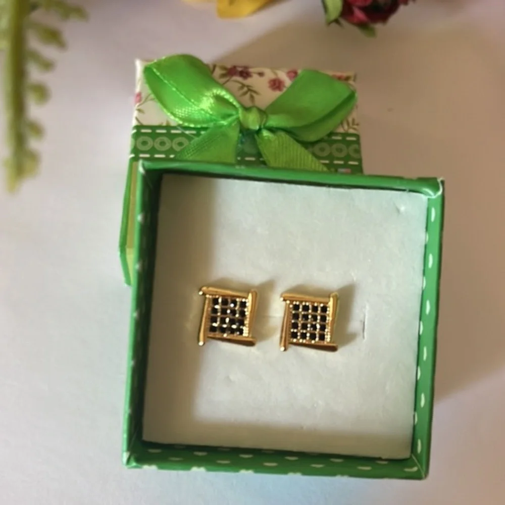 Stainless steel beautiful golden unisex‎ earring
